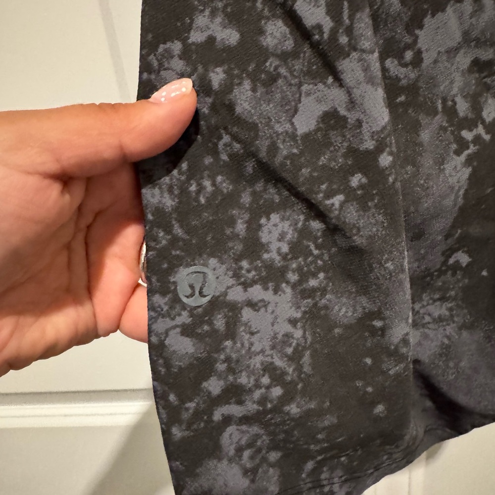 Lululemon Men's License to Train Linerless Shorts - Picture 4 of 5